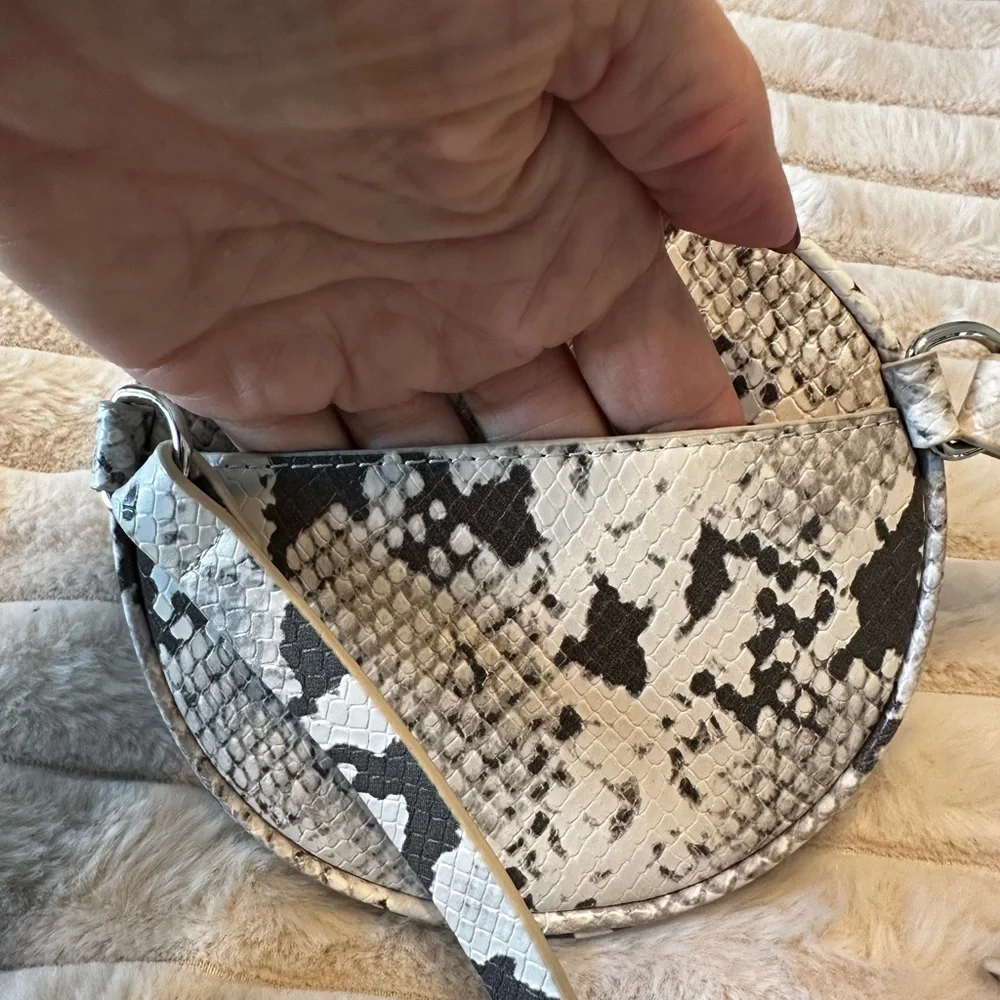 Levi’s Snakeskin Belt Bag Fanny Pack - Picture 3 of 10
